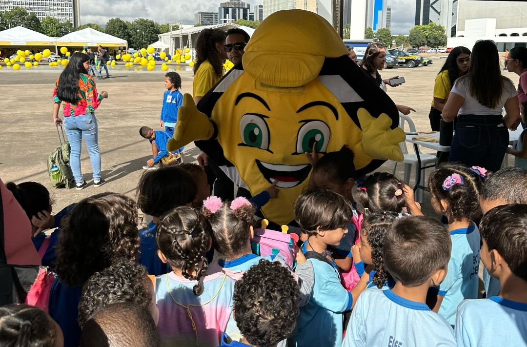 MAIO AMARELO | Detran promove campanha educativa por mais segurança no trânsito do DF