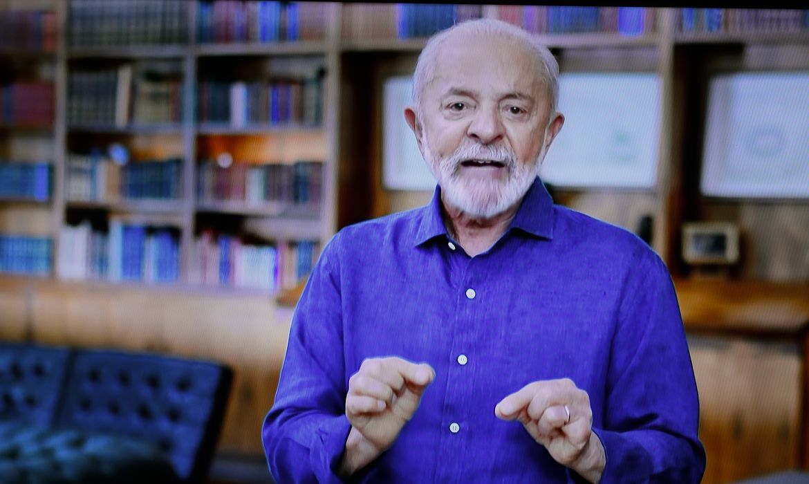 EM PRONUNCIAMENTO PELO DIA DO TRABALHADOR | Lula defende o fim da jornada 6 x 1 e diz que entidades citadas na fraude do INSS vão ser penalizadas