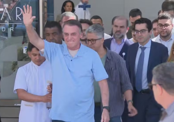 APÓS PASSAR MAL EM GOIÁS | Bolsonaro faz bateria de exames em hospital em Brasília