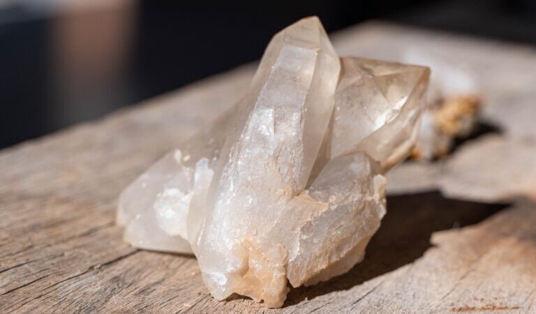 CRISTAIS DE CRISTALINA | INPI reconhece qualidade e procedência das pedras do município goiano do Entorno do DF