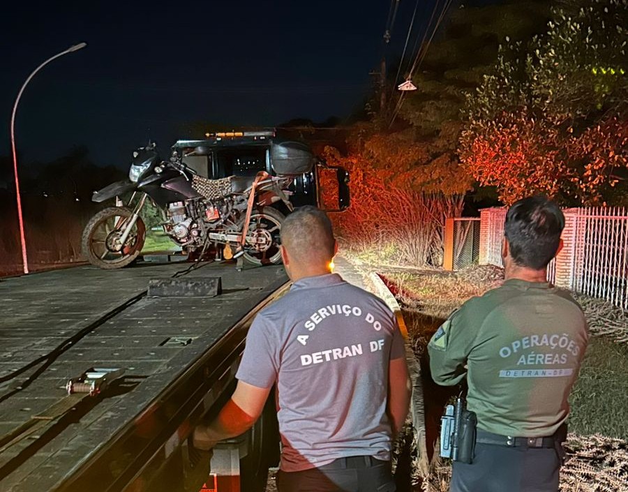 OPERAÇÃO TORRE FORTE | Detran-DF flagra motociclista com CNH suspensa e 974 multas que somam R$ 214 mil
