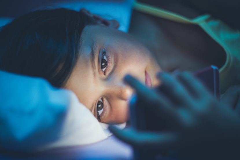 ‘Adultização’: Câmara aprova projeto que cria regras para a proteção de crianças e adolescentes nas redes sociais