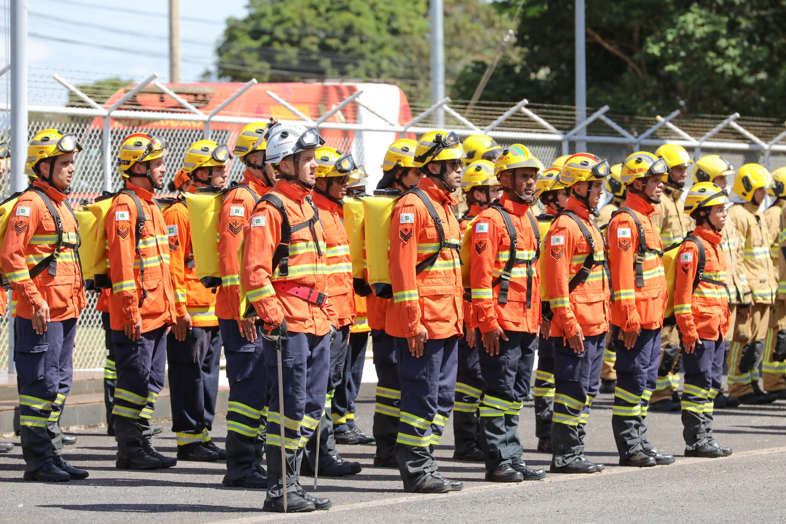 Edital publicado: Após nove anos, Corpo de Bombeiros Militar do DF vai realizar concurso com vagas para diversas áreas