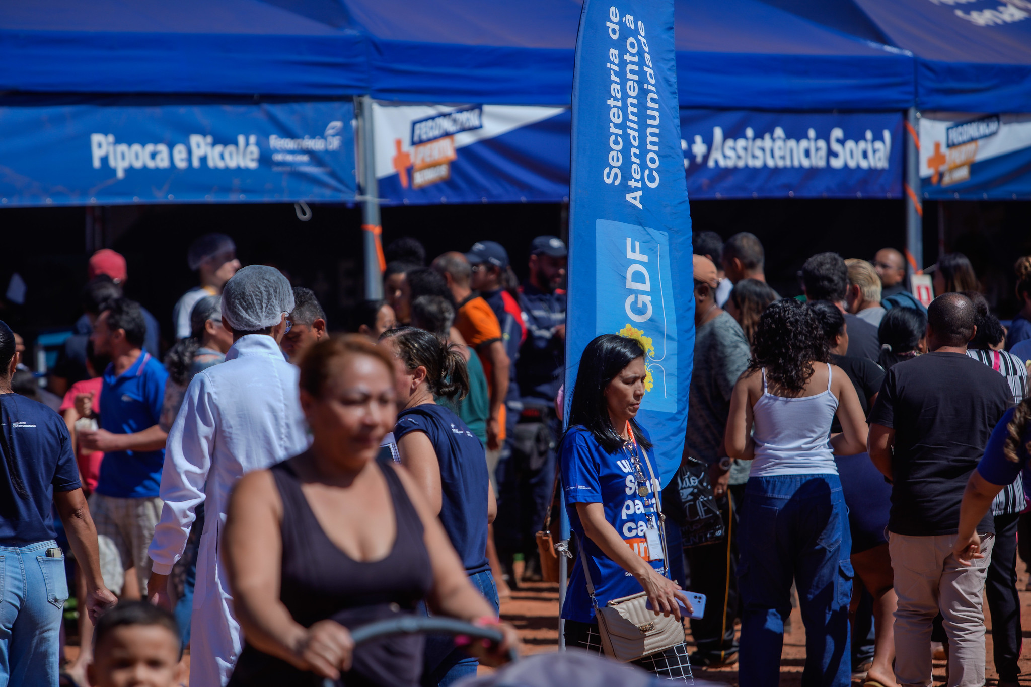 FECOMÉRCIO MAIS PERTO DE TODOS EM PLANALTINA | Ação social oferece serviços gratuitos e atrai 3 mil pessoas