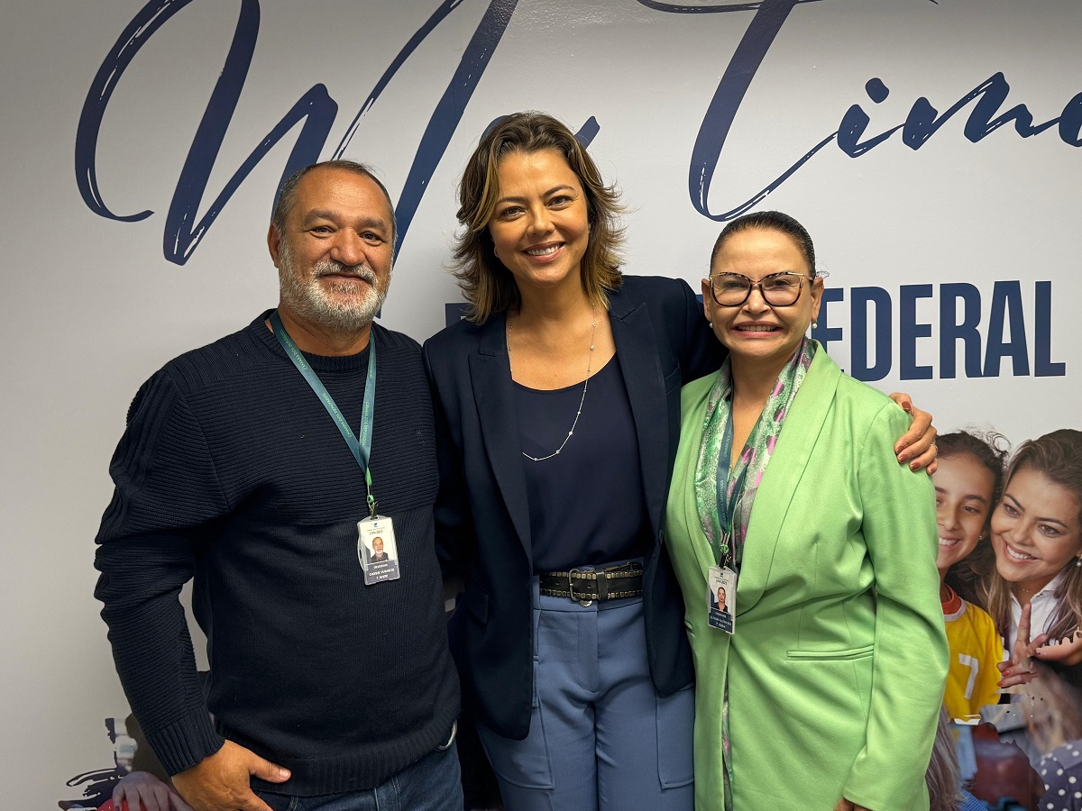 Leila defende proposta de Lula para policiais