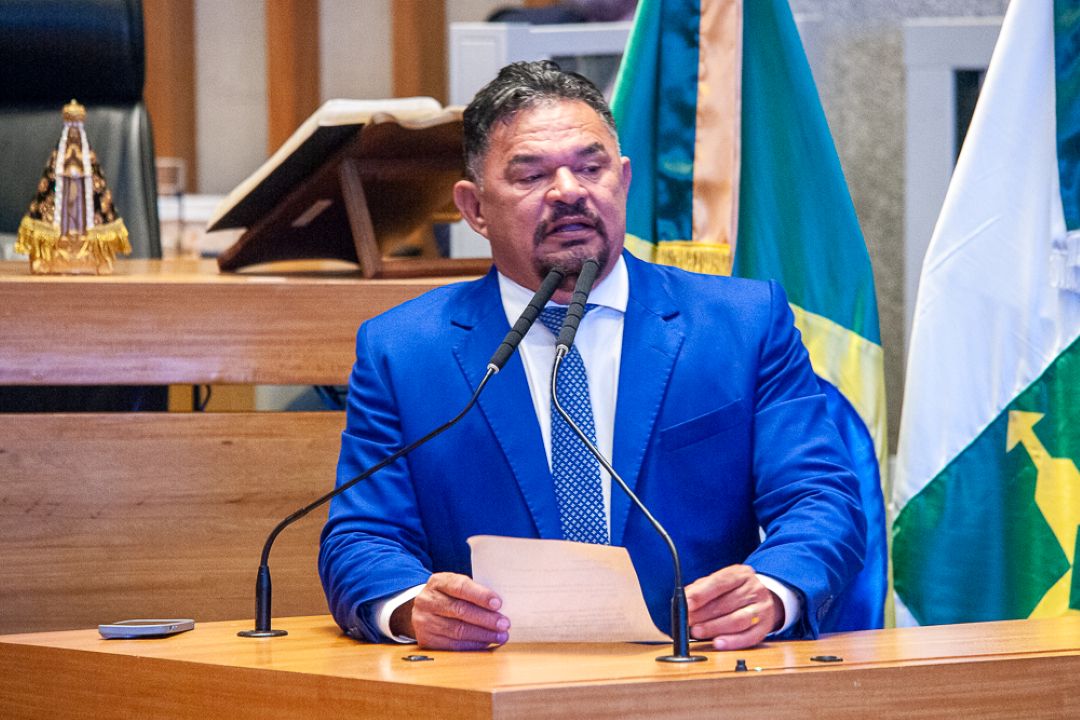 Hermeto critica governo Lula e denuncia “perseguição política” em impasse sobre reajuste de policiais e bombeiros do DF