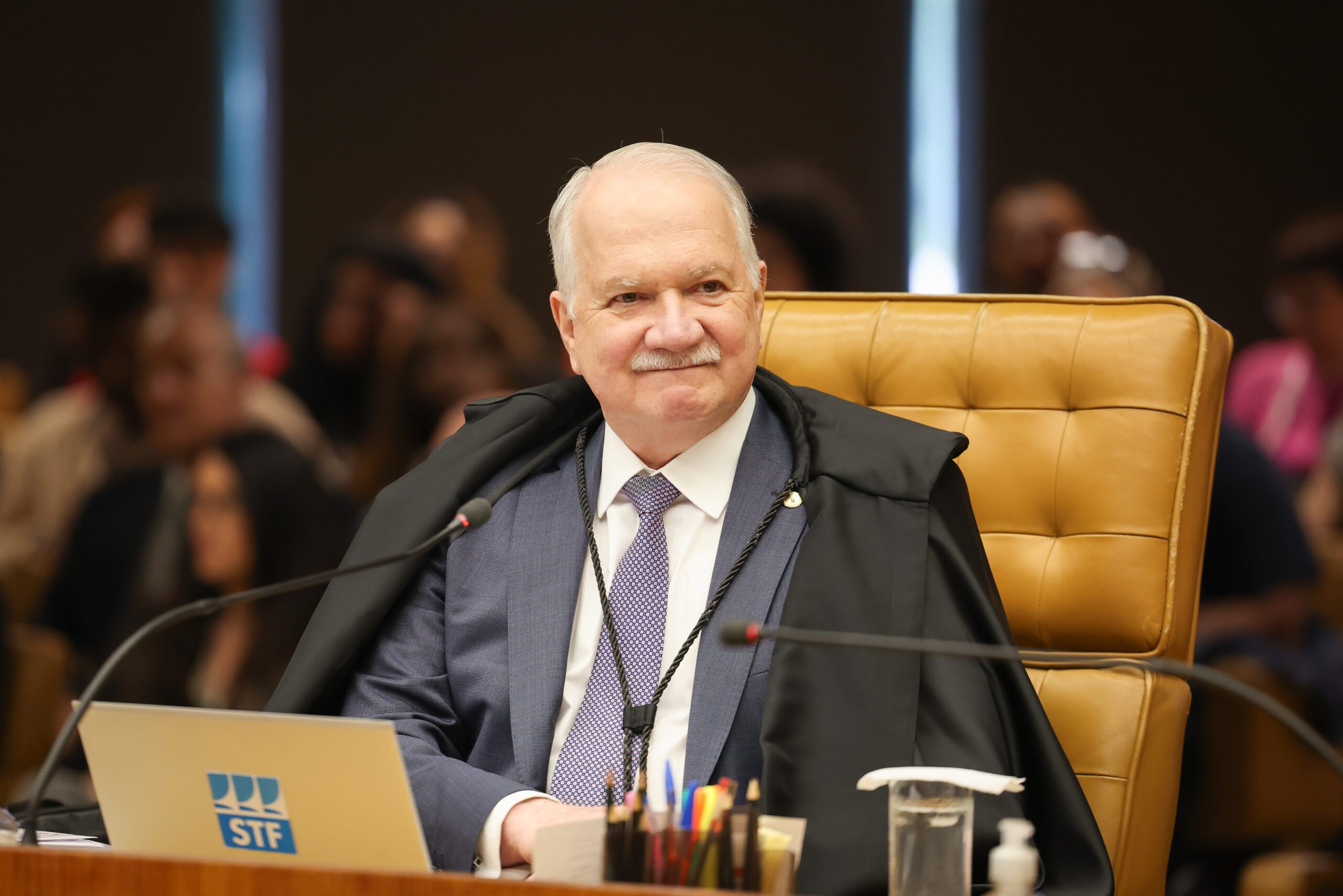 Em meio a pressões políticas, Edson Fachin assume presidência do STF nesta segunda (29)