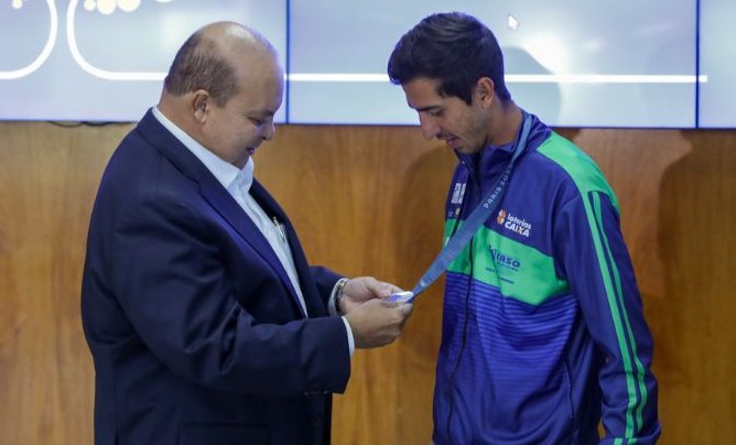 Ibaneis exalta conquista de Caio Bonfim