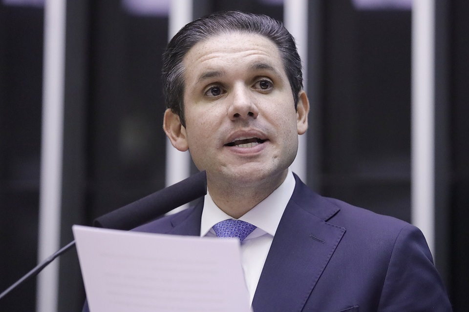 Presidente Hugo “Nutelinha” Motta não tem comando na Câmara dos Deputados