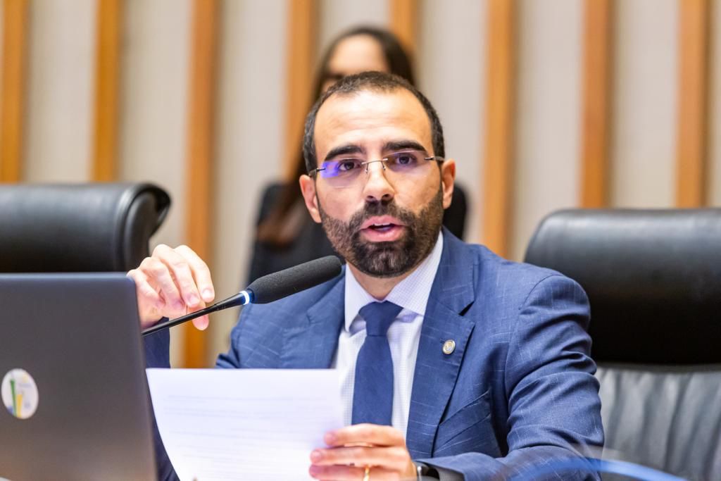 Câmeras nas escolas: “Essa é uma vitória da comunidade escolar do DF”, comemora Thiago Manzoni