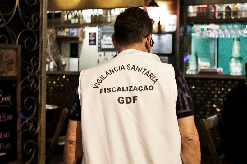 GDF intensifica fiscalização em bares, restaurantes e distribuidoras após caso suspeito de intoxicação por metanol