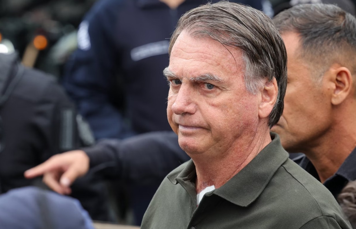 Após decisão monocrática de Moraes, 1ª Turma do STF forma maioria para manter prisão preventiva de Bolsonaro