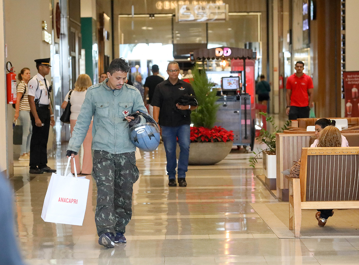 Compras de Natal: Procon-DF divulga orientações ao consumidor sobre trocas, prazos e comércio online