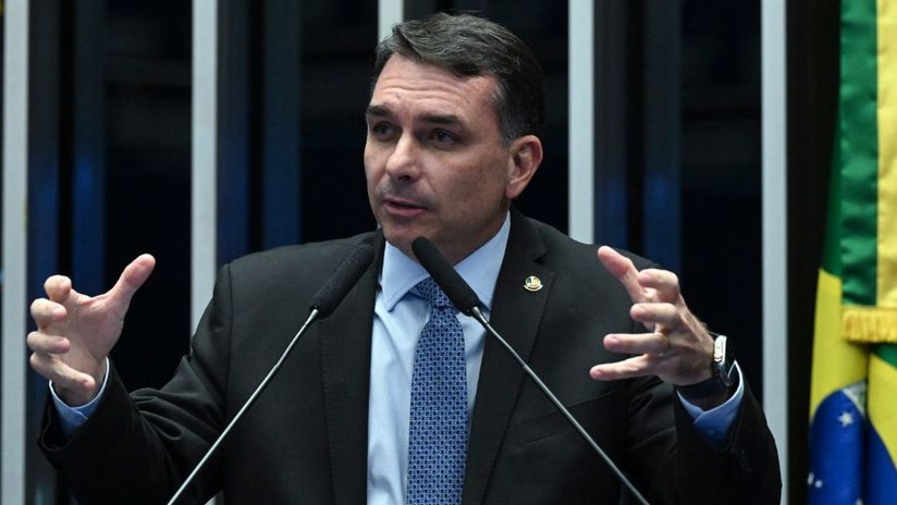 Após ser escolhido pelo pai: Flavio Bolsonaro define anistia como prioridade de sua campanha à presidência