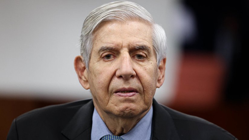 Após perícia, Moraes concede prisão domiciliar com tornozeleira para Augusto Heleno