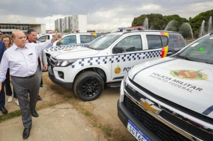 Apesar da resistência do Planalto, reajuste salarial para policiais civis, PMs e bombeiros do DF é garantido após articulação do governo Ibaneis