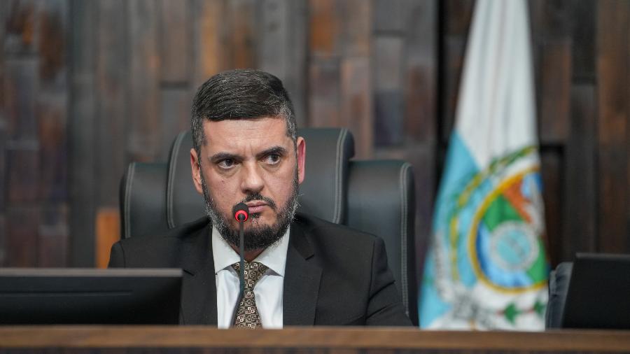 Vai usar tornozeleira: Alexandre de Moraes revoga prisão de Rodrigo Bacellar após votação na Alerj