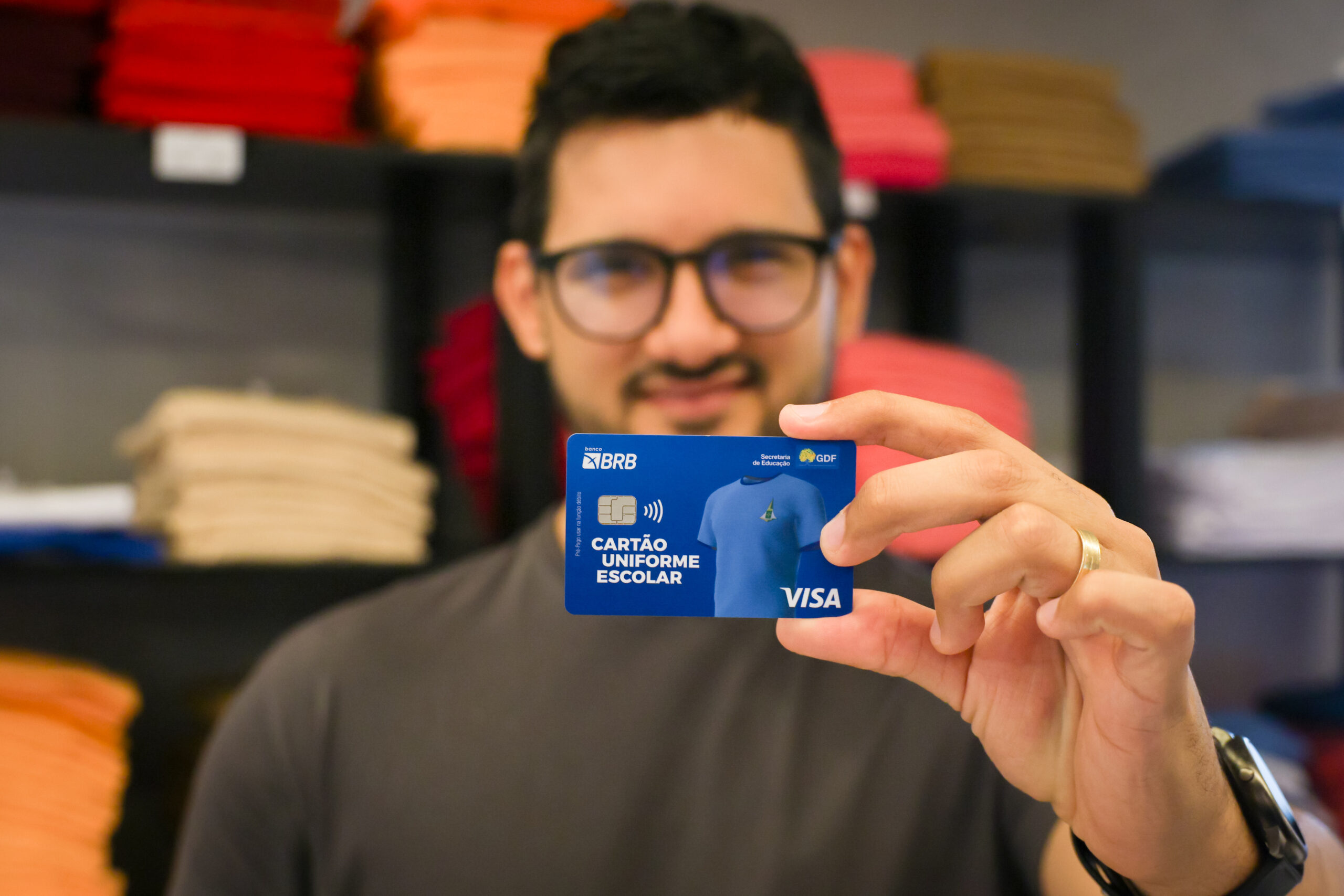 Cartão Uniforme Escolar: GDF divulga novo prazo para retirada do benefício a partir de fevereiro