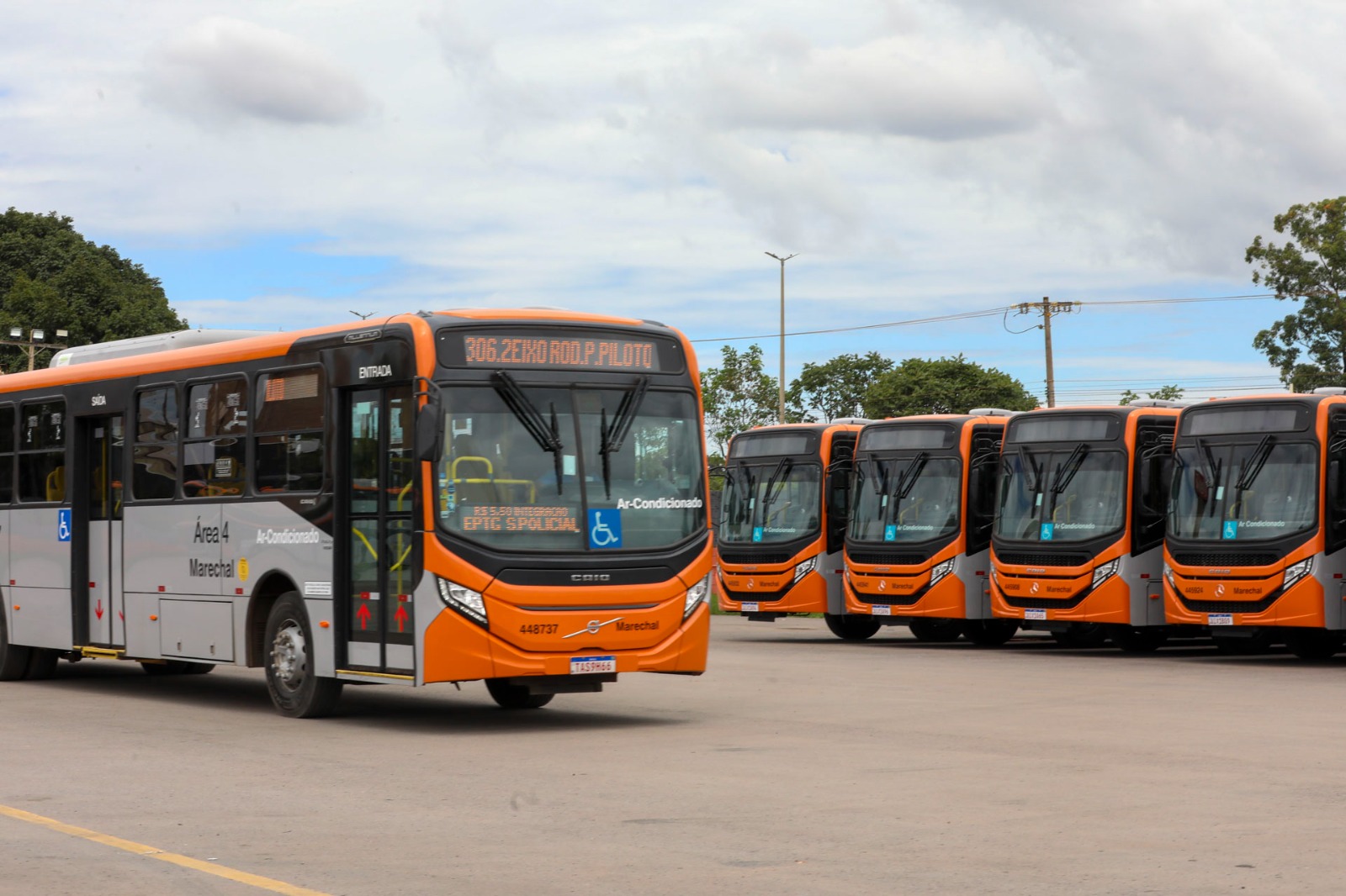 Transporte público do DF tem frota mais nova do Brasil, com mais de 3 mil ônibus e expansão de veículos elétricos