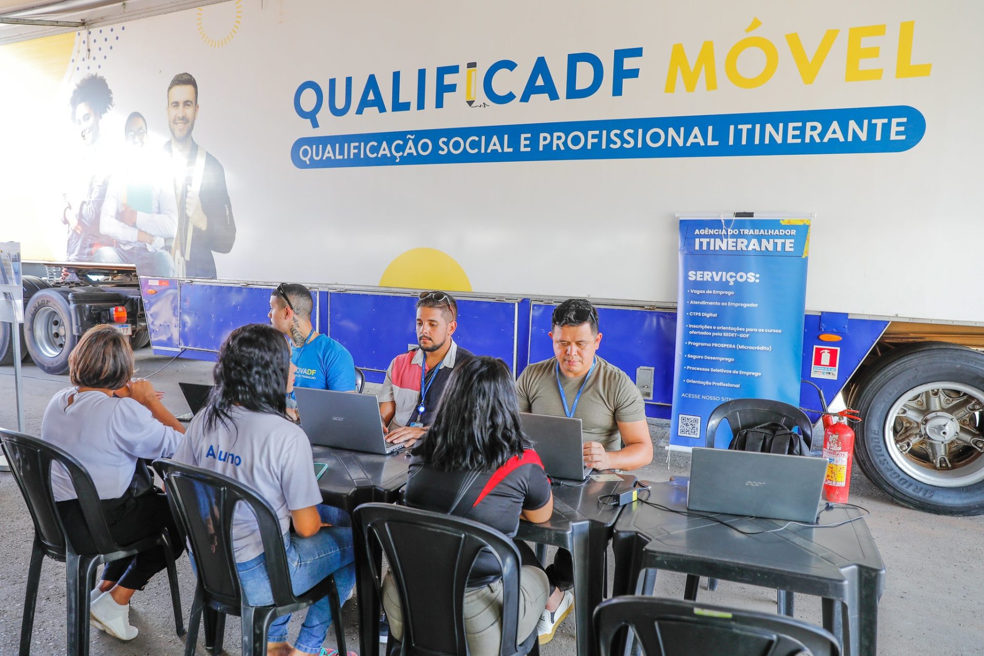 QualificaDF: unidade móvel abre inscrições para 1.266 vagas em cursos gratuitos do projeto