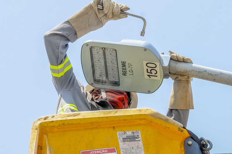 Iluminação pública: DF chega a 97% dos postes com tecnologia LED