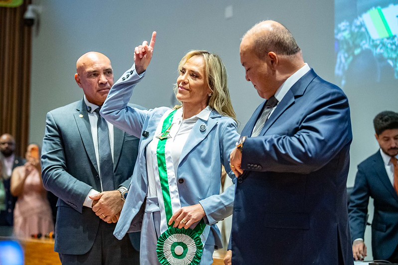 Celina Leão toma posse como governadora do DF, anuncia programa “GDF nas Ruas” e cancela aniversário de Brasília para investir na saúde pública