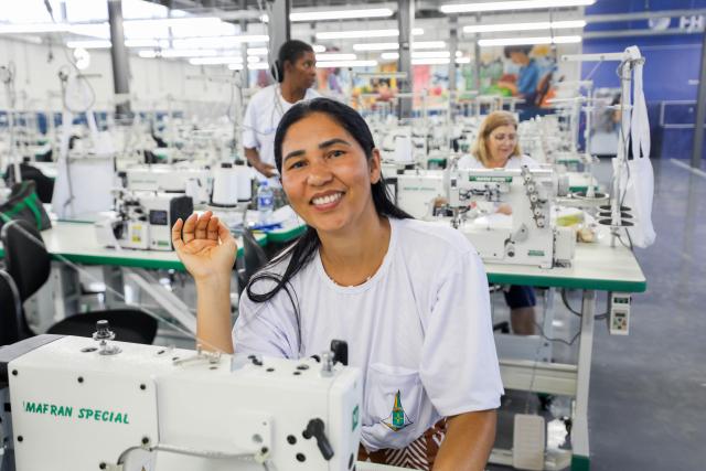 Fábrica Social: Ibaneis Rocha entrega unidade no Sol Nascente que tem capacidade para 500 alunos