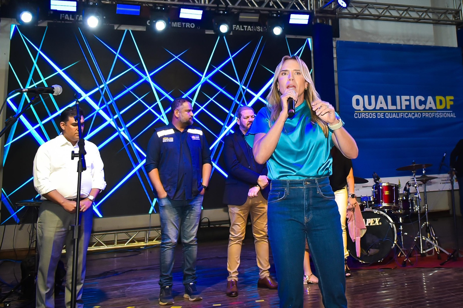 Qualifica DF forma 2 mil alunos e já supera 66 mil certificados entregues desde 2022