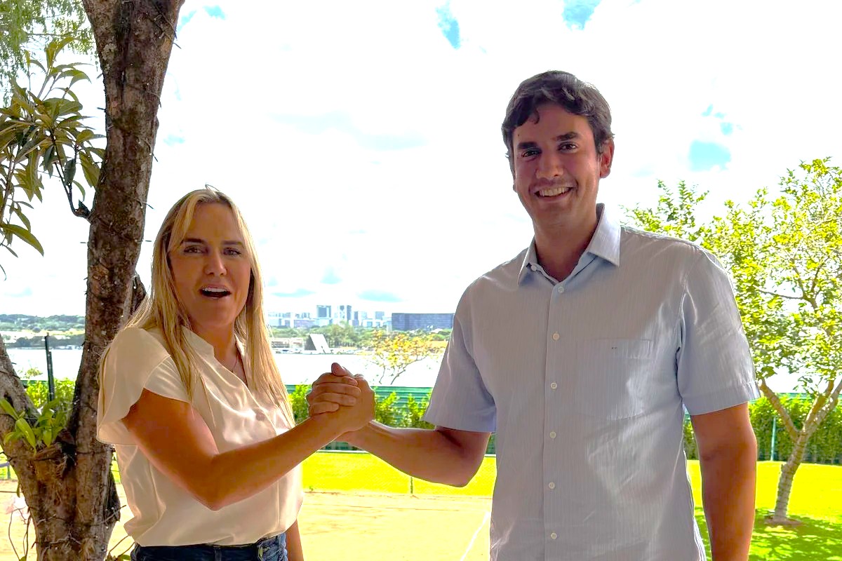 Prudente reforça palanque da ‘Leoa’ na corrida pelo GDF