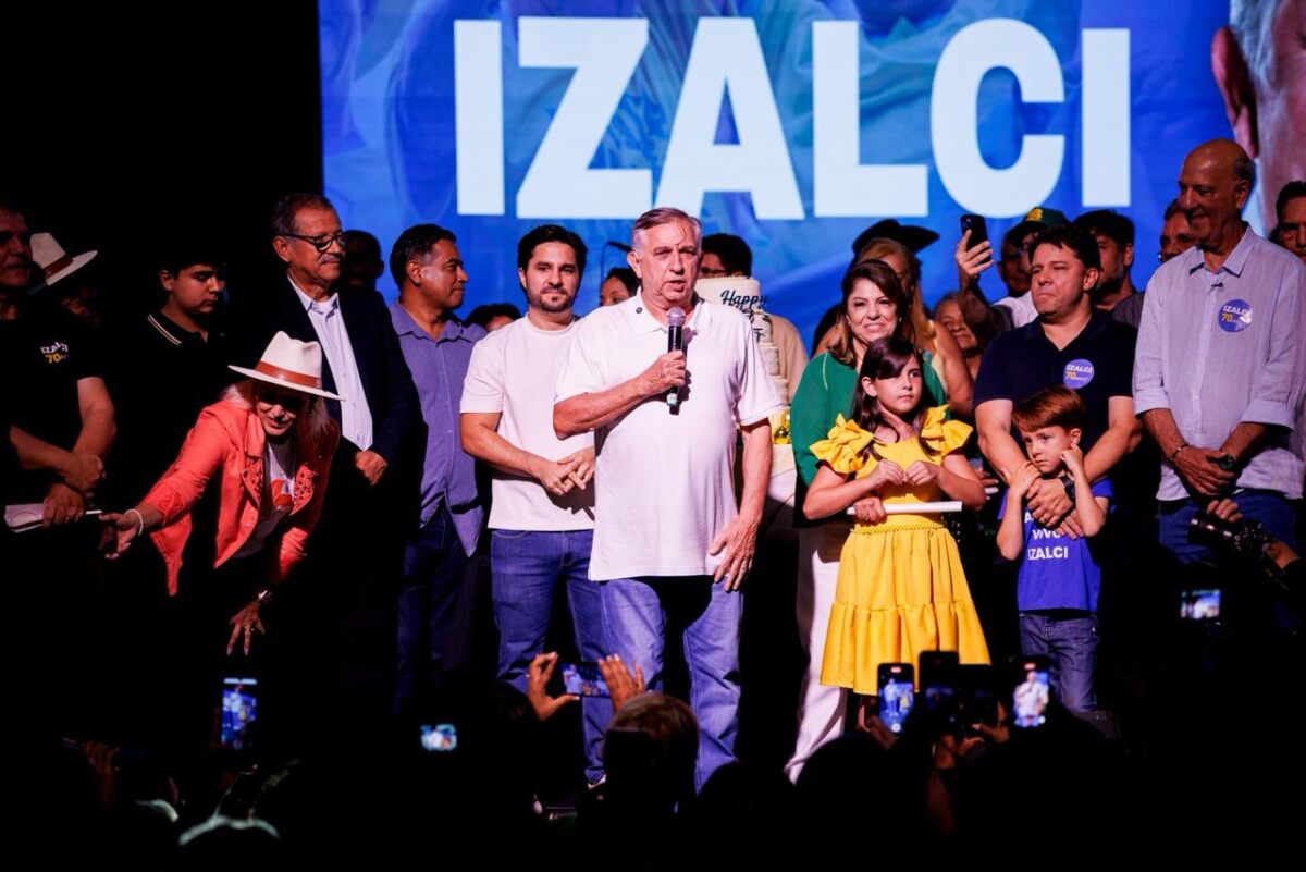 Festa de Izalci com Arruda no palco vira encontro de sobreviventes e escancara desgaste do senador e ex-governador