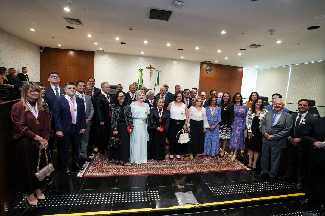 TRE-DF entrega Medalha do Mérito Eleitoral a autoridades e personalidades da capital federal