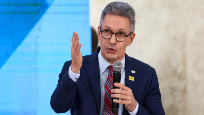 Oposição anuncia pedido de impeachment de Gilmar Mendes após ação contra Romeu Zema