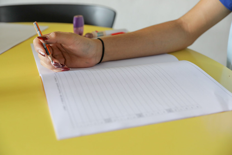 Escolas públicas do DF registram melhora no rendimento dos alunos após proibir o uso do celular