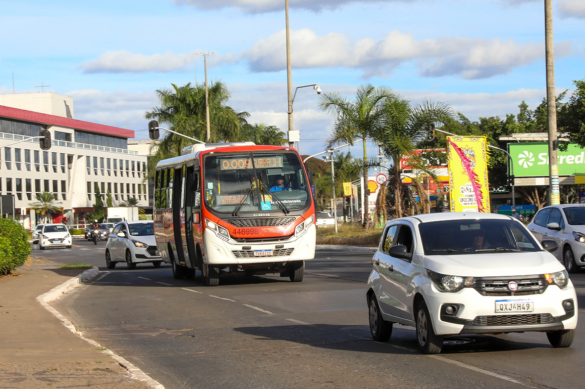 Operando em 15 cidades do DF, ônibus zebrinhas ampliam integração do transporte público