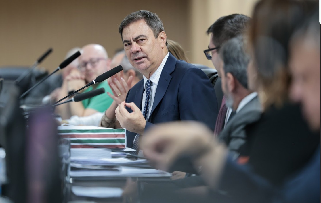 José Aparecido reage a MP da “taxa das blusinhas” e diz que iniciativa do governo Lula afeta o comércio brasileiro