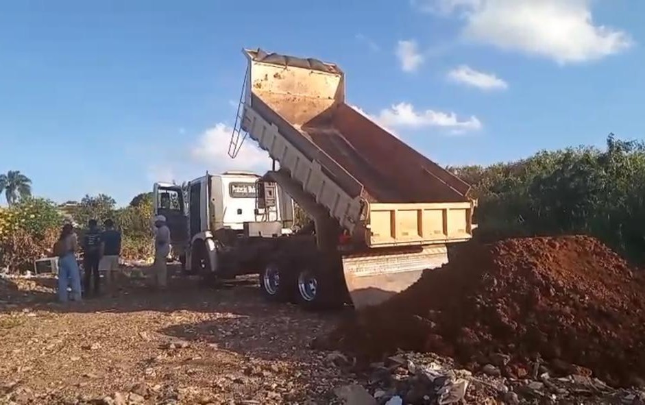 Construtora é multada e tem caminhões apreendidos por descarte irregular de terra no Guará