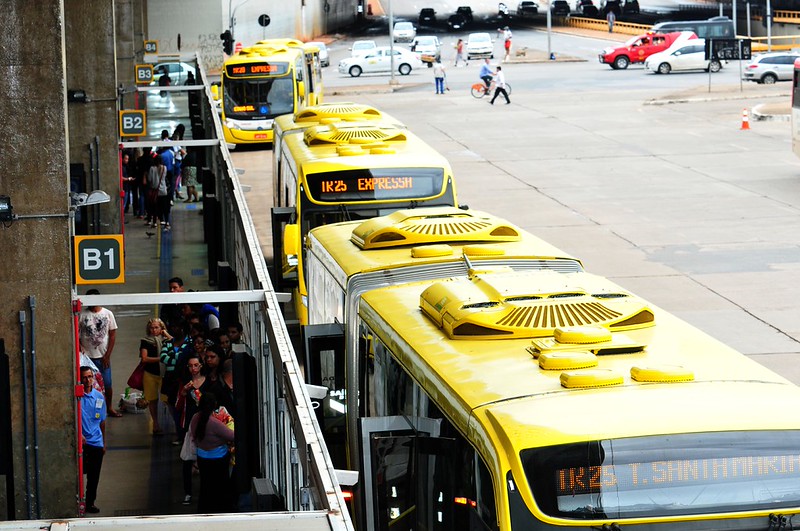 Transporte público do DF terá reforço de ônibus para jogo do Brasil nesta sexta (19)