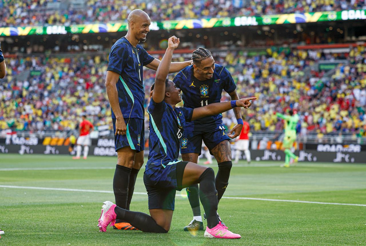 Brasil vence o Egito por 2 a 1 em último amistoso antes da estreia na Copa do Mundo