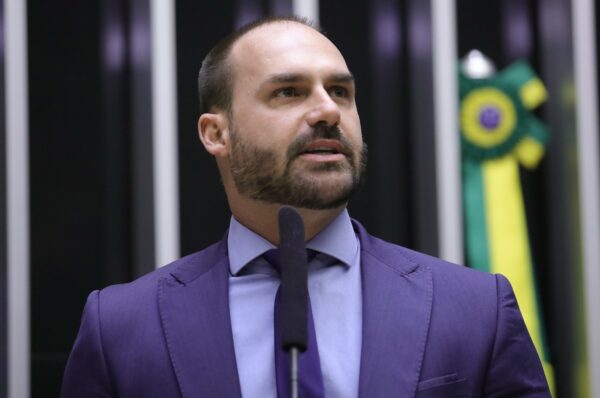 STF julga Eduardo Bolsonaro por suposta pressão sobre ministros e tentativa de interferência em processo