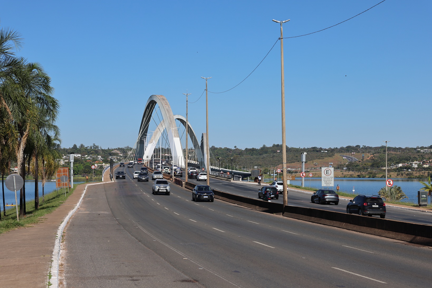 Via da ponte JK tem limite de velocidade reduzido para 60 km/h