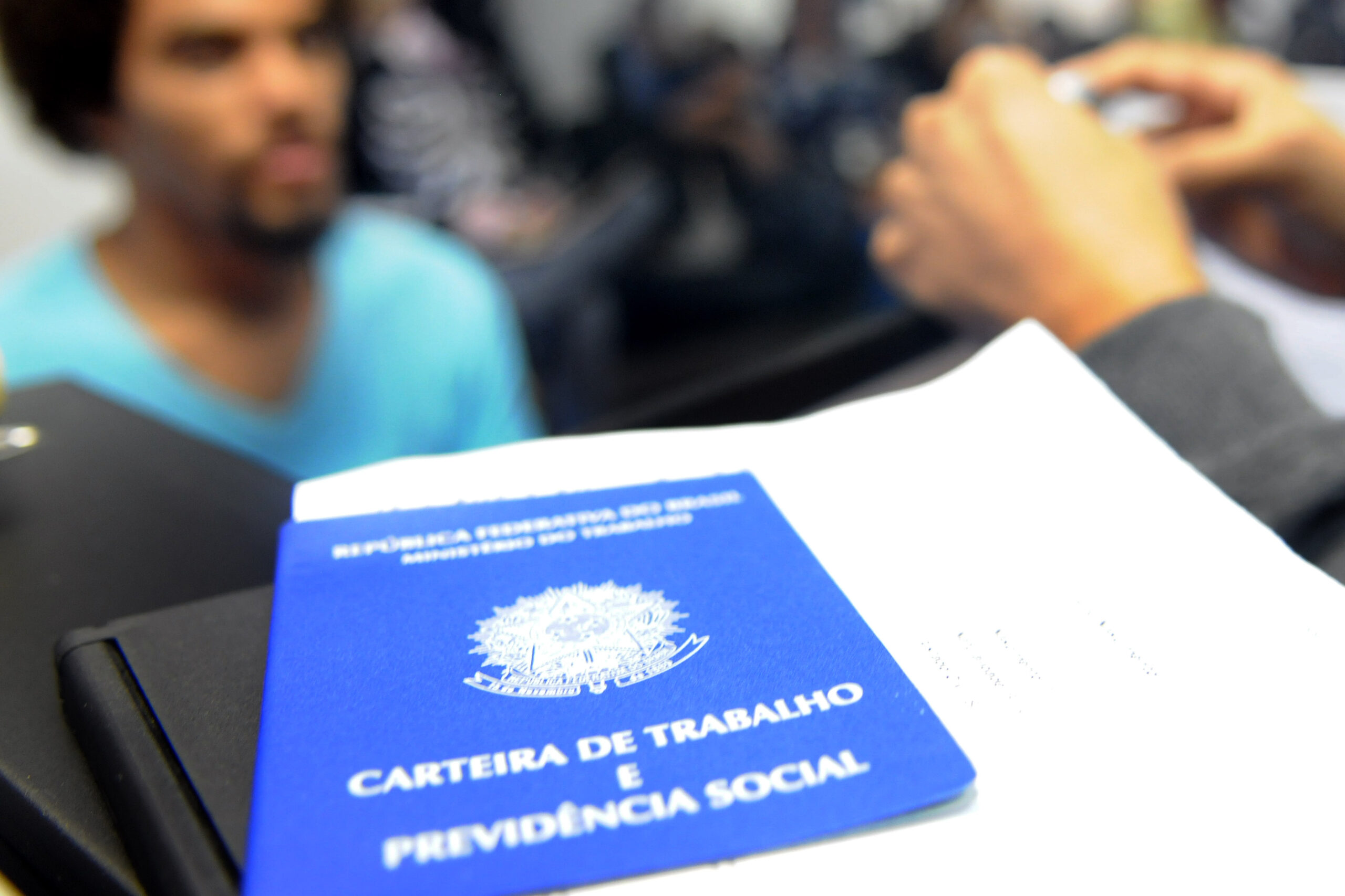 Agência do Trabalhador: Quinta-feira (20) com mais de 1,4 mil vagas de emprego no DF; confira aqui