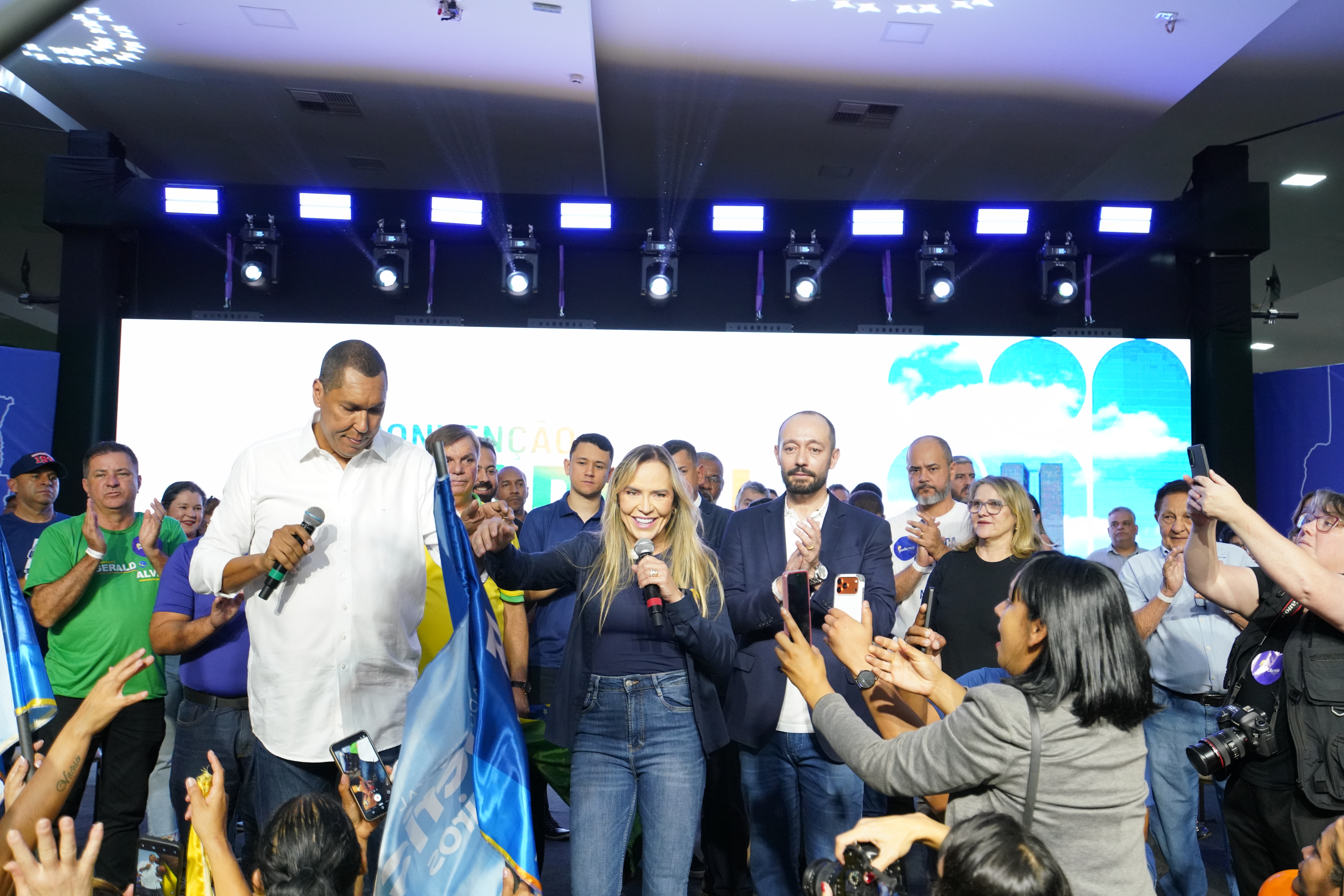 Podemos-DF declara apoio à reeleição de Celina Leão e lança Cristian Viana ao Senado