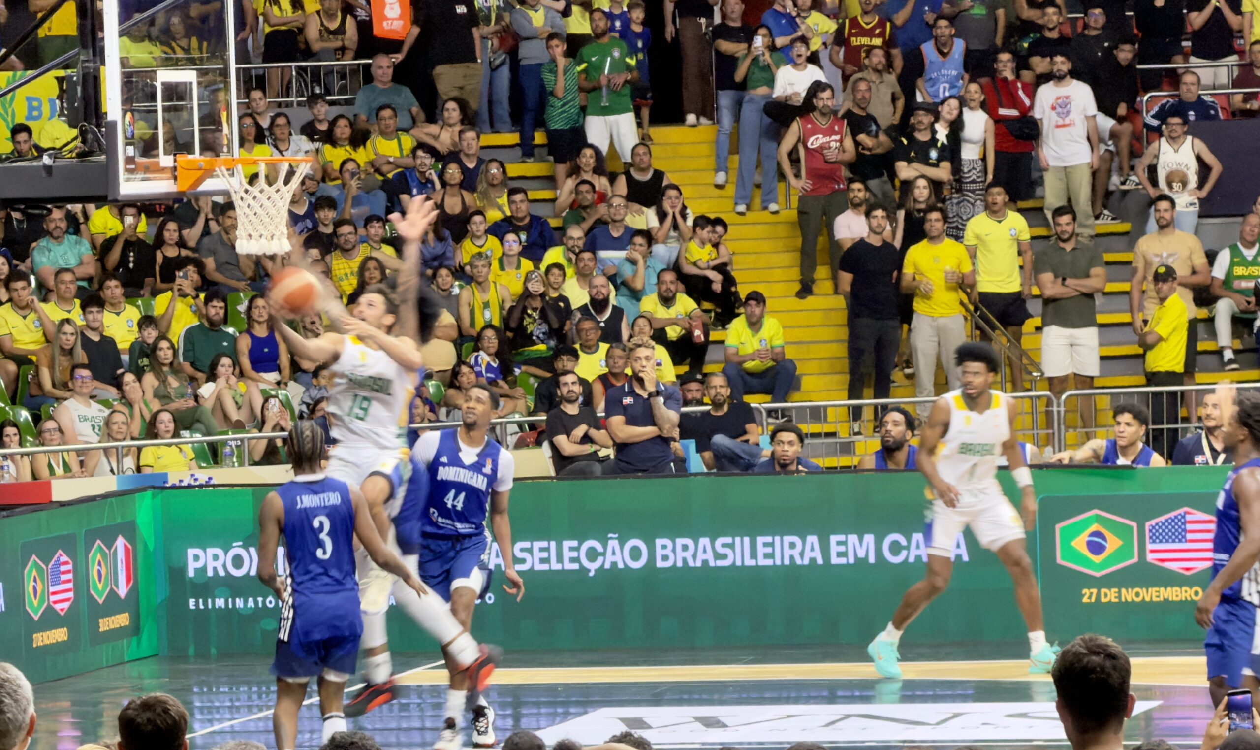 Brasil perde para a República Dominicana em Brasília e sofre primeira derrota nas Eliminatórias do Mundial