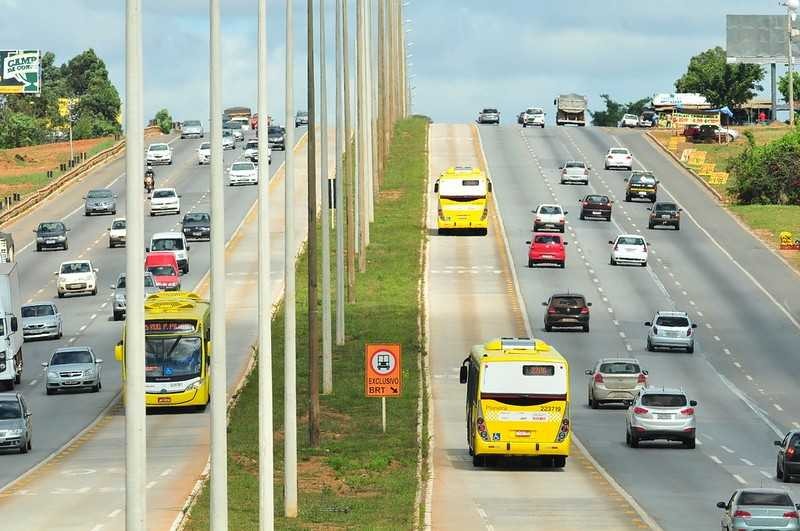 Taxistas poderão usar corredor exclusivo do BRT Sul por 90 dias no DF