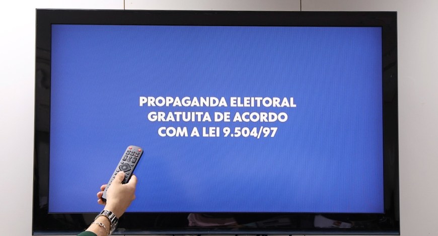 Rádio e TV podem mudar o jogo na disputa pelo eleitor indeciso