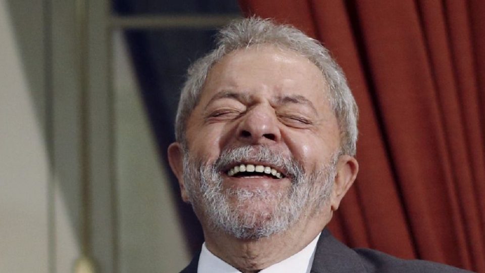 Por vingança, Lula sanciona lei para tirar R$ 1,8 bilhão do Fundo Constitucional do DF, e Celina Leão aciona o STF