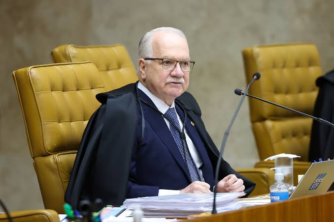 Fachin nega pedido de Moraes e adia análise do caso Master