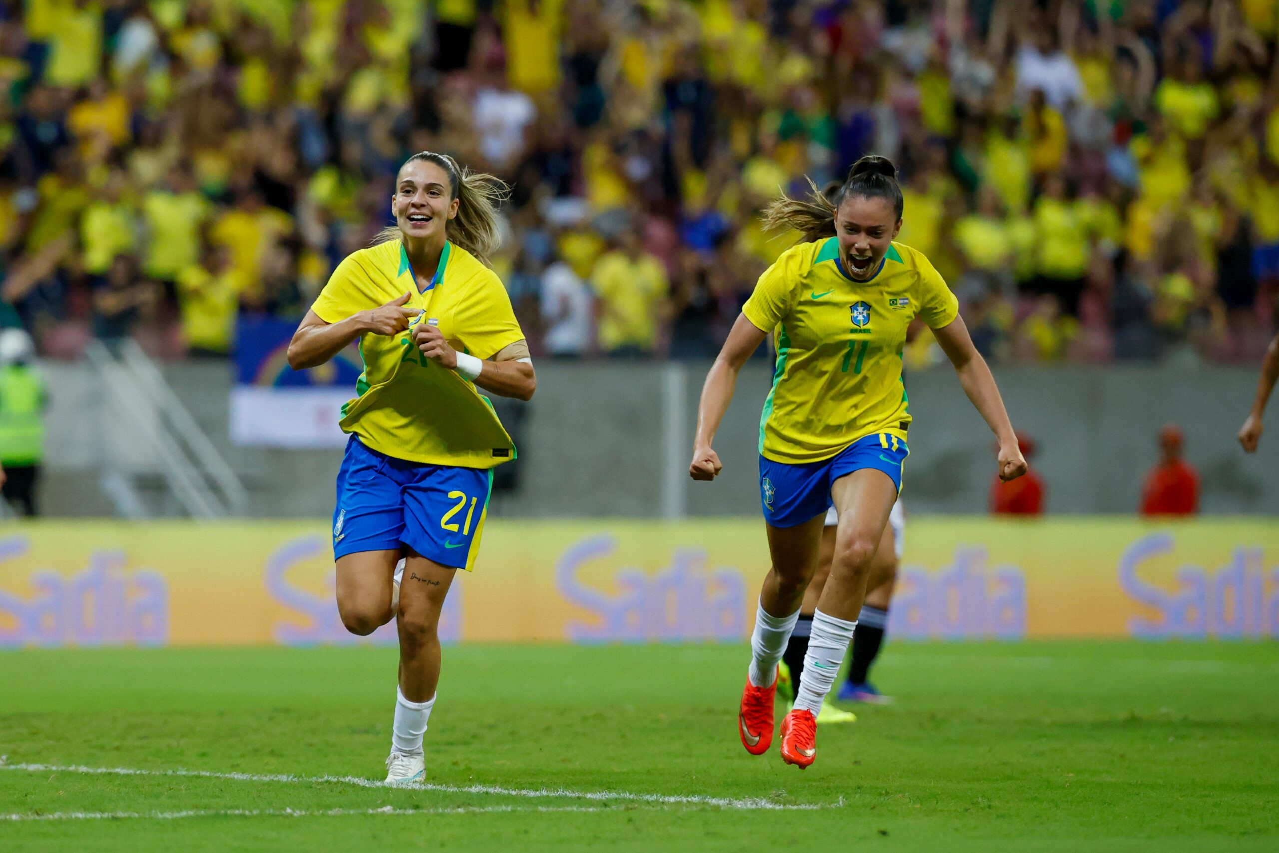Seleção Feminina: Brasil abre 2 a 0, mas cede empate à Argentina diante de 29 mil torcedores em Pernambuco