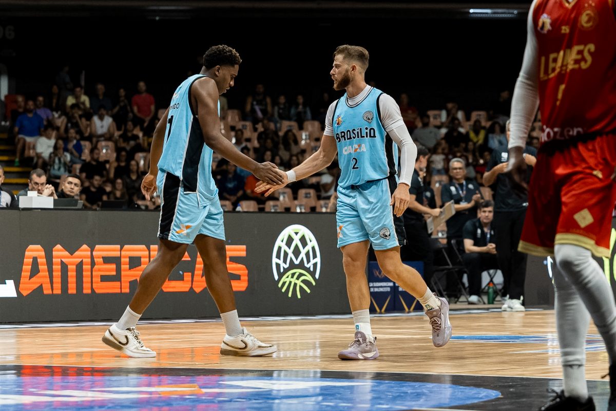 Brasília protagoniza virada heroica sobre time chileno e avança na Sul-Americana de Basquete