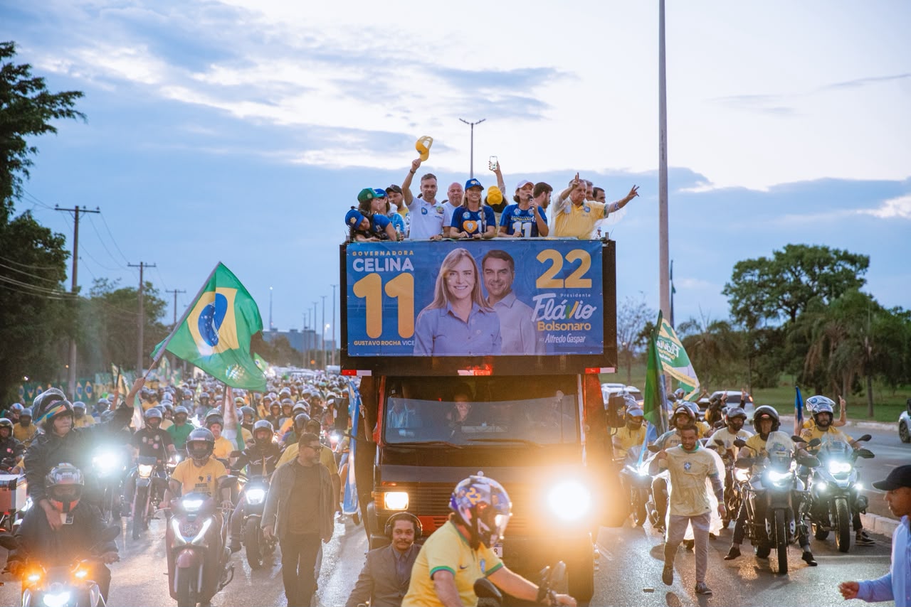 Mega motocarreata de Celina Leão e Flávio Bolsonaro toma as ruas de Brasília na reta final do 2º turno